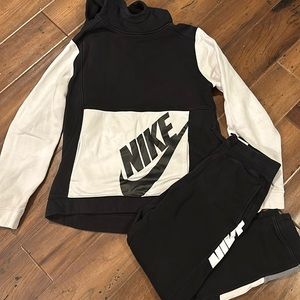 Nike sweat suit